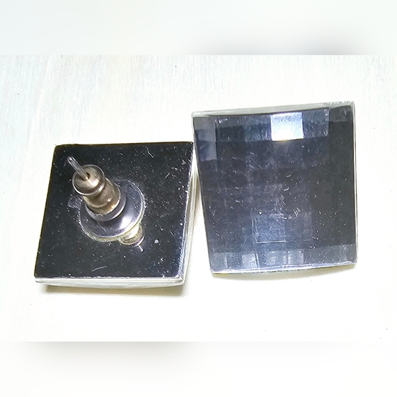 Silver square metallic Disco faceted pierced earrings - Picture 4 of 6